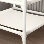 Multifunctionele kapstok in minimalistische stijl met verplaatsbare en wasbare compartimenten.