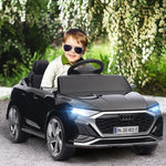 Aiyaplay elektrische auto voor kinderen: Audi Q8 E Tron Sportback met rijbewijs, afstandsbediening, koplampen, claxon en muziek, grijs.