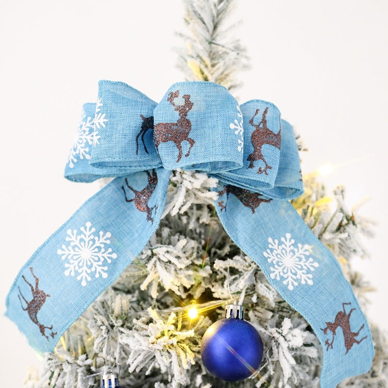 Kerstboom met gloeiende warmwitte lampjes, met sneeuw bedekte, volledig verlichte kerstboom met 820 takpunten en opvouwbare standaard, meerblauw verloop